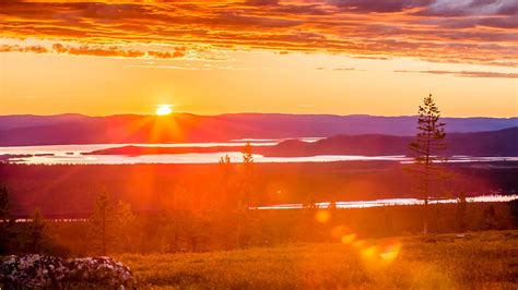 Le Soleil De Minuit En Laponie Rayann Elzein Photography