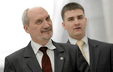 Bartłomiej misiewicz ukończył warszawskie xii liceum ogólnokształcące im. Bartłomiej Misiewicz wraca do MON