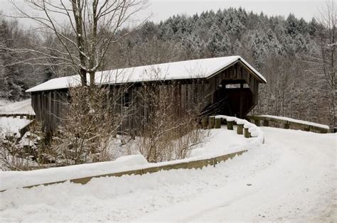 Old Covered Bridge With Snow Winter Snow Pictures Winter Photos