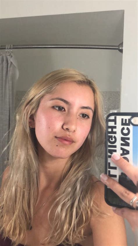 Blonde Asian Selfie Scenes Hair Strengthen Hair Selfies