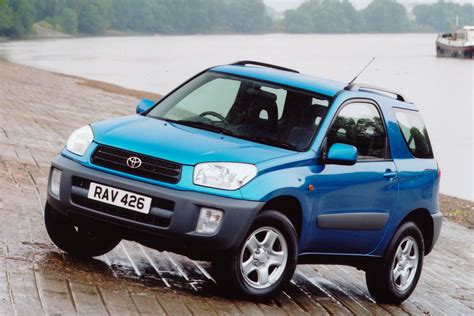 20 Years Of Toyotas Ground Breaking Rav4 Compact Suv Carscoops