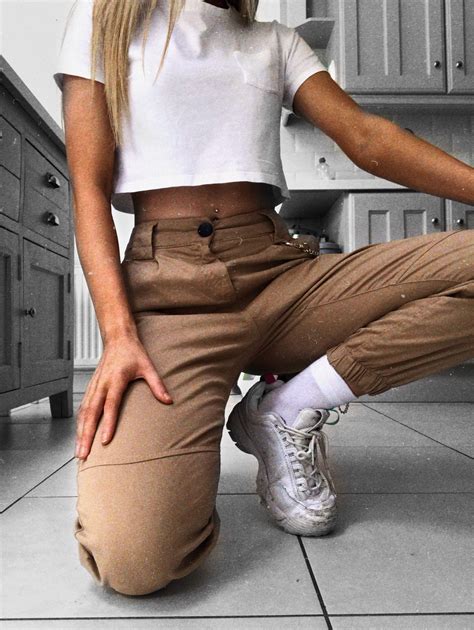 tops to wear with cargo pants