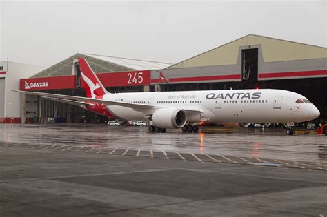 Qantas First 787 9 Arrives In Australia Points From The Pacific