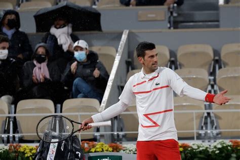 Very Awkward Deja Vu Novak Djokovic Hits Line Judge At French Open