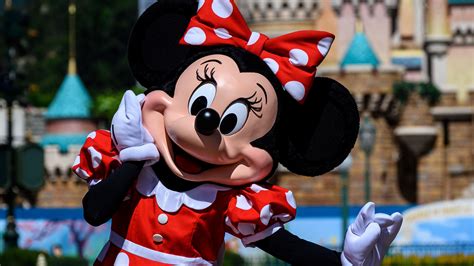 How Do You Become A Minnie Mouse At Disney World Bloomberg