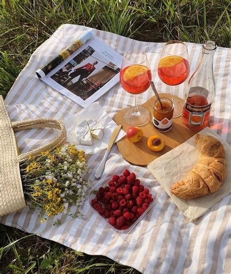 In 2020 Picnic Date Food Picnic Food Picnic Photography