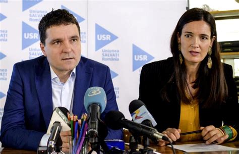 „cât timp sunt primar, cetățenii să își plătească gunoiul și deszapezirea direct la romprest, ar fi declarat clotilde armand. Conflictul dintre Clotilde Armand și Romprest ne pune ...