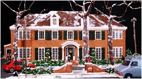 Home Alone Gingerbread House Created For Films 30th Anniversary