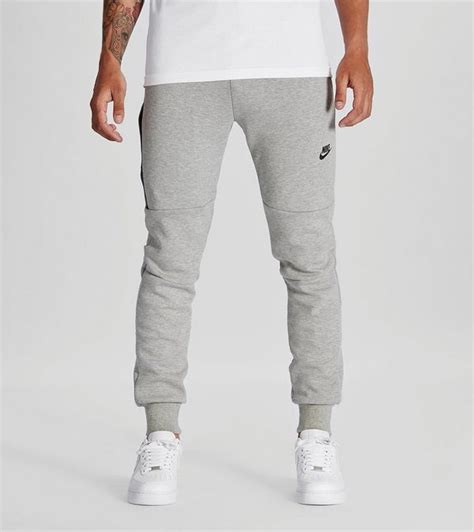 Nike Tech Fleece Pants Size