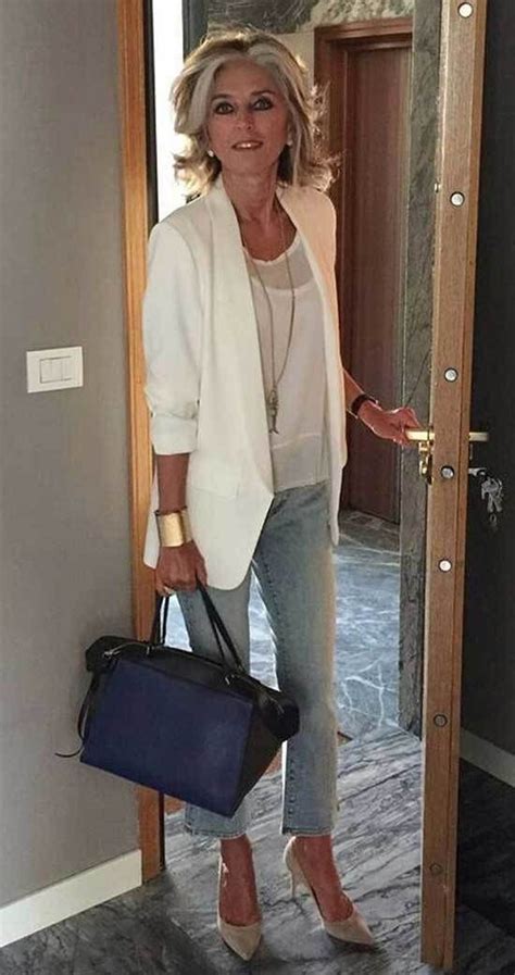 Casual Outfits For 50 Year Old Woman With 25 Elegant Ideas In 2020 Stylish Outfits For Women