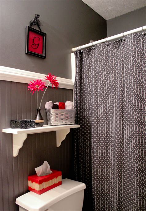 Bathroom diy wood #smallbathroomwithtub code: Gray, black and red bathroom. | Red bathroom decor ...
