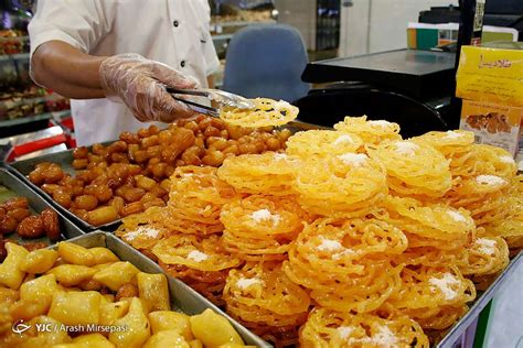 Wenn dir „iranisches essen gefällt, gefallen dir vielleicht auch diese ideen. Zoolbia and Bamiyeh- a type of Persian sweets | Persian ...