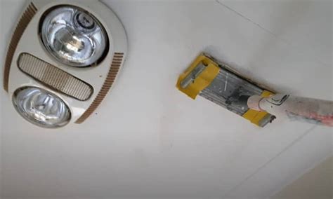 Unless you have a squad of cleaning ladies moving. 11 Tips for Mold on your Bathroom Ceiling