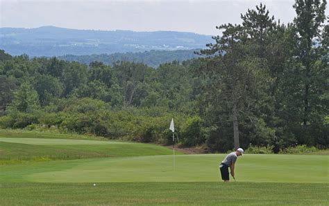 Crestwood Golf Club In For The Long Run Daily Sentinel
