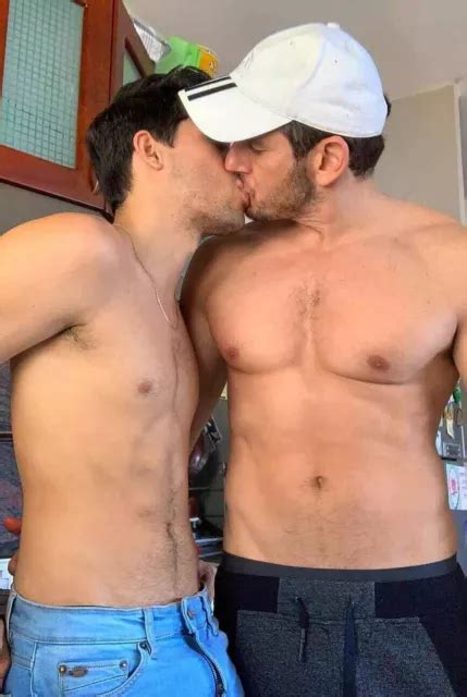 Shirtless Male Muscular Men Gay Interest Kissing Hot Beefcake Photo X B Picclick Uk