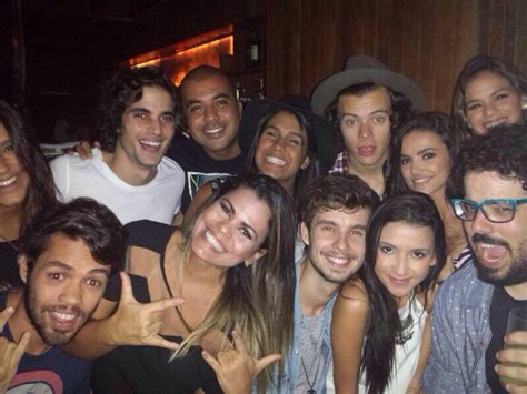 Download for free and listen to fiuk feat. One Direction no Brasil: Harry Styles passa noite com Fiuk ...
