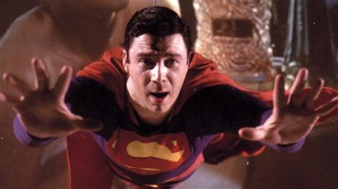 11 atores que já interpretaram o superman na tv e no cinema