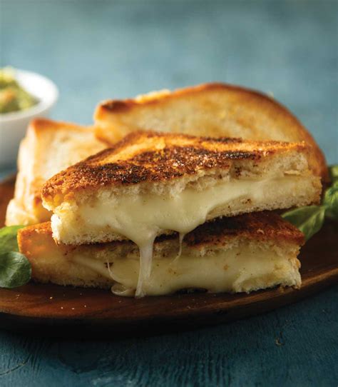 It has a pleasantly sweet and nutty flavour, and melts well, making it an ideal choice for a croque monsieur. Piggly Wiggly | American, Cheddar And Swiss Sourdough ...