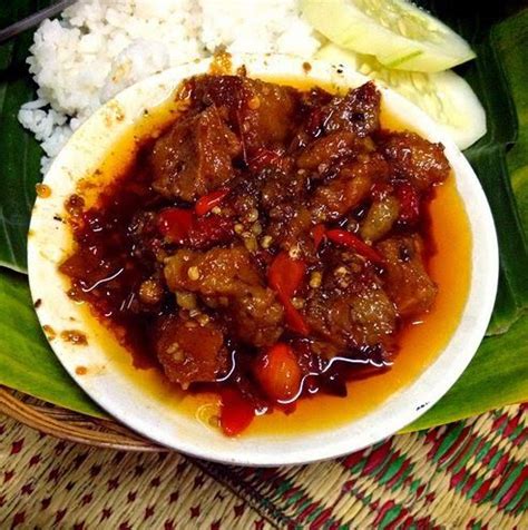 · 9 siung bawang merah · 5 siung bawang putih · 10 bh cabe keriting · 15 bh cabe rawit . 9 Tempat di Indonesia yang Sajikan Kuliner Super Pedas