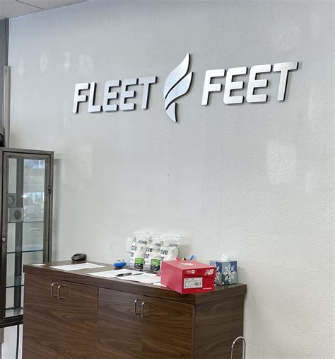 Lobby Retail Sign For Fleet Feet In Encino Premium Solutions