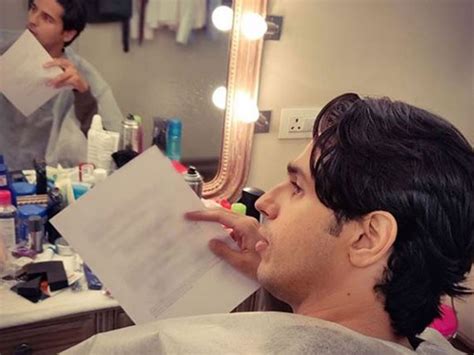 Siddharth Malhotra Resumes Shooting For Shershaah Shares Pictures From Sets Entertainment