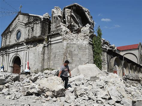 Coverage of breaking news and current headlines from the philippines and around the world. New quake strikes as Philippines hunts for survivors