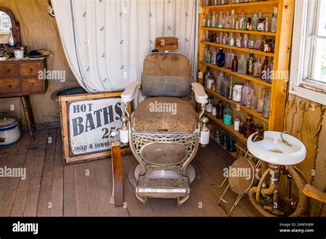 Pioneer Living History Museum: Smith & Dodds Tonsorial Parlor Interior