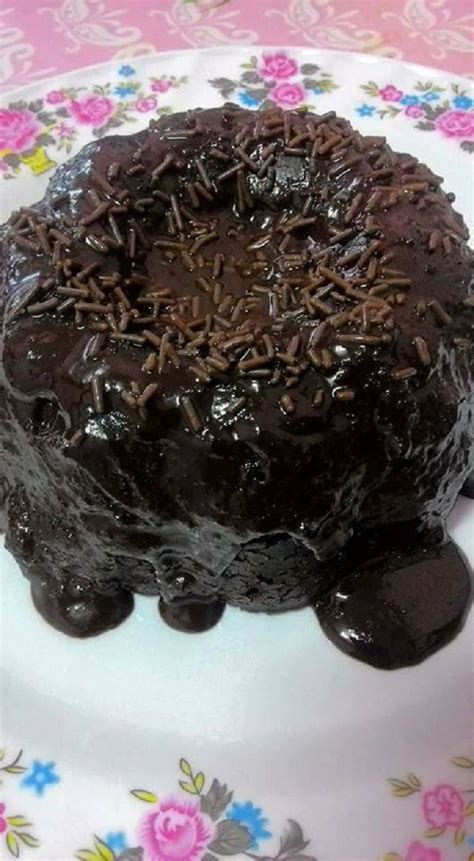 Kalau anda mahu mencuba boleh ikut resepi kek ini. Resepi Kek Coklat Yang Mudah - Mom Hijab