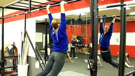 Team Crossfit Ericas First Kipping Pull Ups Youtube