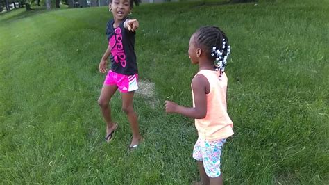 Two Little Girls Fighting Youtube