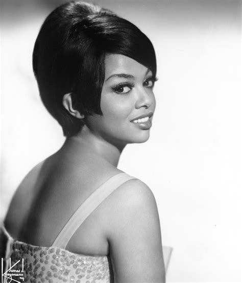 15 Celebrity Women Who Set Hair Trends In The Swingin 60s Artofit