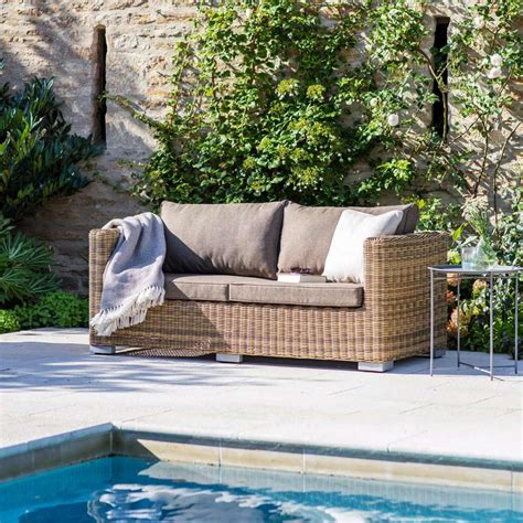 Salon de jardin canapé d extérieur fauteuils de jardin alinéa vous 3 places fauteuil canape salon de jardin resine rotin tresse brun 2 places 48 amazon jardin canapé design et. Canapé de jardin en rotin naturel