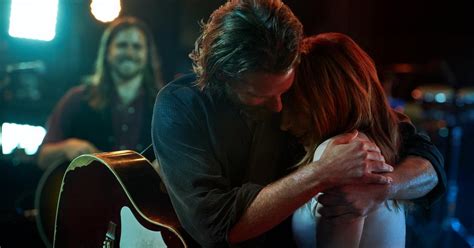 See the lights on the street like stars</i>. A star is born : le film qui mélange musique et histoire d ...