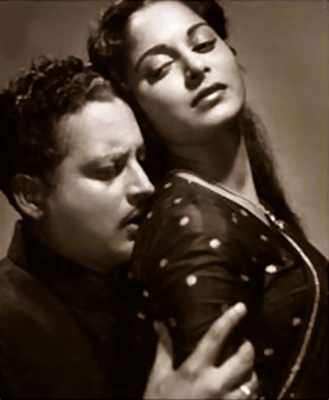 guru dutt and waheeda rehman waheeda rehman old bollywood actress vintage bollywood