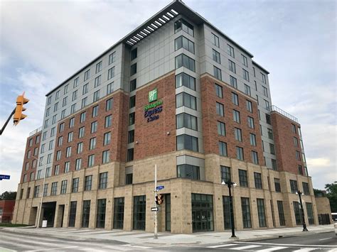 Holiday Inn Express And Suites Downtown Ottawa East In Ottawa Ontario Hrs