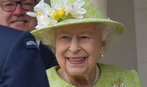 Queen Elizabeth Ii Shows Unfeasible Resilience And Strength During