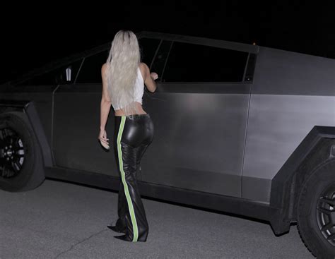 Kim Kardashian Braless Big Breasts Beverly Hills Hot Celebs Home
