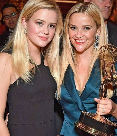 Reese Witherspoon Daughter Reese Witherspoons Daughter Ava Is Her Mirror Image In Jun