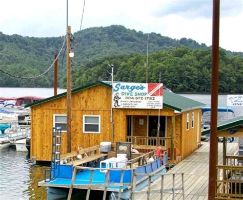 Theres A Scuba Park At Summersville Lake In West Virginia Thats