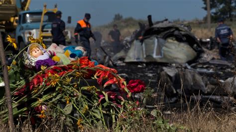 rebels release train carrying bodies of mh17 victims ctv news