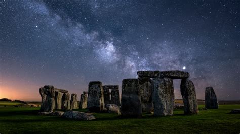 This Compelling New Stonehenge Theory Confirms What We Suspected All Along