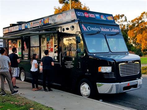 Cousins maine lobster (nyc trucks) added an event. Cousins Maine Lobster Truck | Maine lobster, Food truck ...