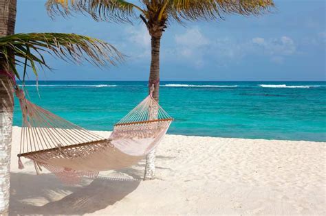 The 6 Best Beach Hammocks To Enjoy Life In Beyond The Tent