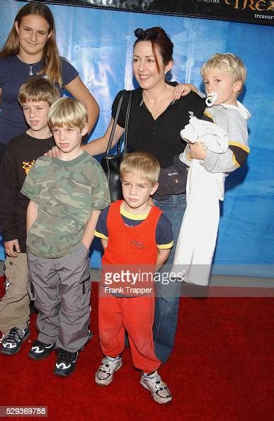 Patricia Heaton And Her Four Sons Arriving At The World Premiere Of News Photo Getty Images