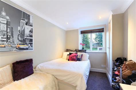 Turn any 1 bedroom into a 2 bedroom for 300 big bedrooms. 2 Bed Flat to Rent - Barry Road, London, SE22 0HR