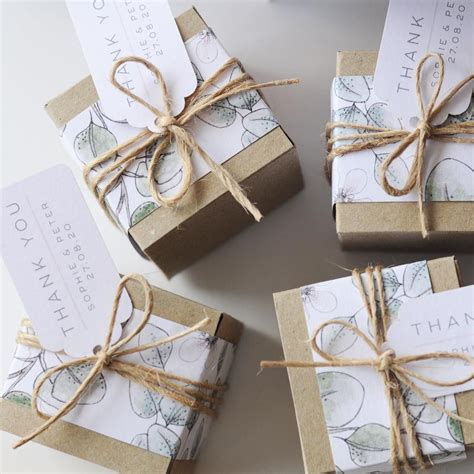 Exclusive champagne gifts online delivery to australia and around the world. Australian Native inspired wedding favours #weddingfavours ...