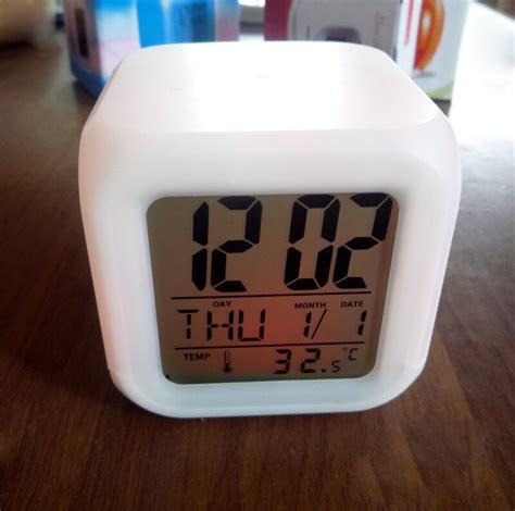 Alibaba.com offers 913 colour changing digital alarm clock products. 7 Color Glowing LED Change Digital Alarm Clock Thermometer ...