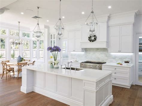 A range of traditional cabinet options can be a great addition to a colonial kitchen. Hamptons Style White Kitchens Idea - DECOREDO