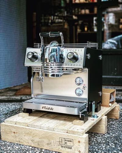 Pre Order Dalla Corte Mina Espresso Machine Yugen By Artisanlockyugen By Artisan Lock