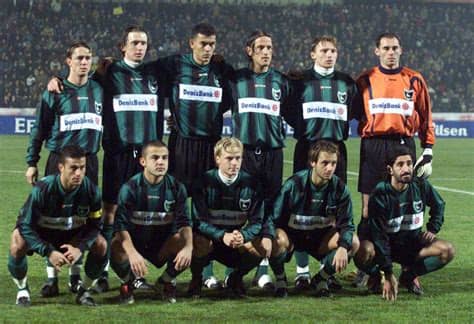 Yukatel denizlispor son dakika transfer haberleri, yukatel denizlispor fikstürü, maç sonuçları, kadrosu, puan durumu ve daha fazlası için www.tr.beinsports.com.tr adresini ziyaret edin. Ayaktakiler Oturanlar | Denizlispor 2002-2003